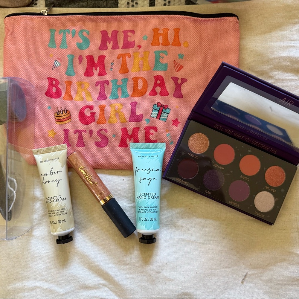 Birthday Gift Set Melt Zodiac ‘Air’ Eyeshadow Palette
